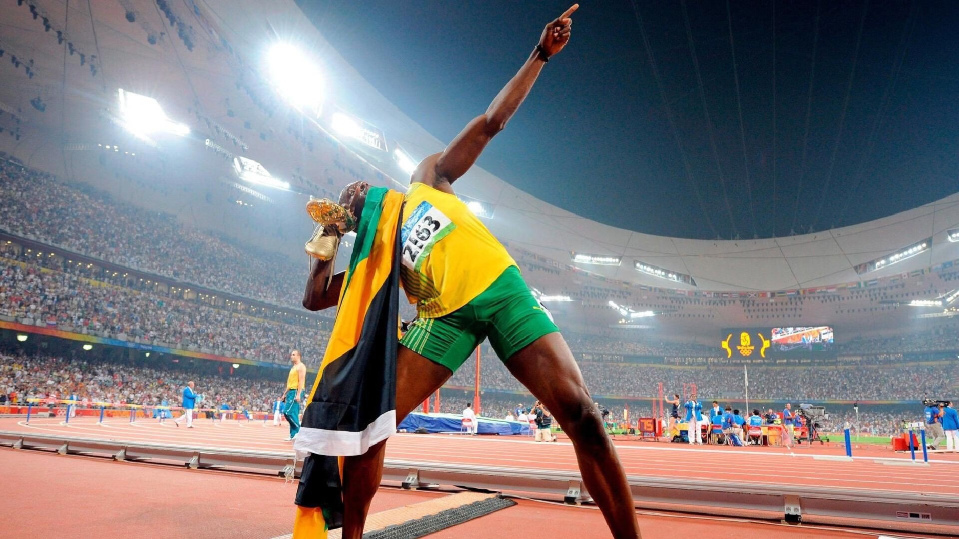 阿扎伦卡焦点对战,内马尔与50激战TL分钟,表现优异胜负难料!赛场气氛高涨