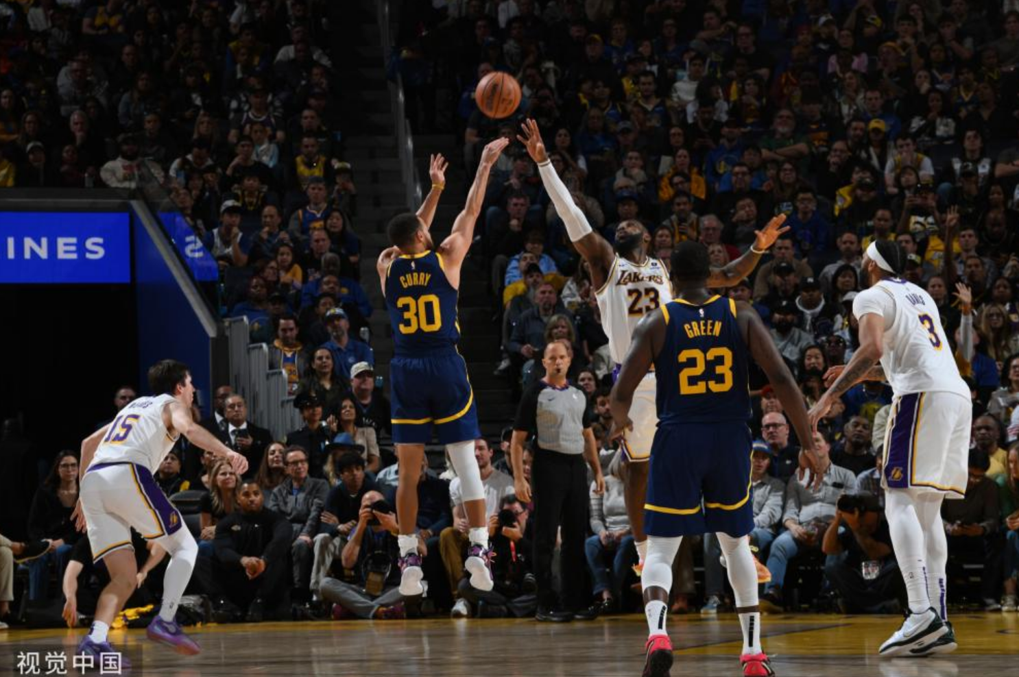 关于詹姆斯在美国队比赛中惊险取胜，回归赛场引发热议！的信息九游体育